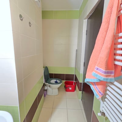 Vermietung einer geräumigen, möblierten Wohnung mit Balkon, Sektor 6, Bukarest, Rumänien
