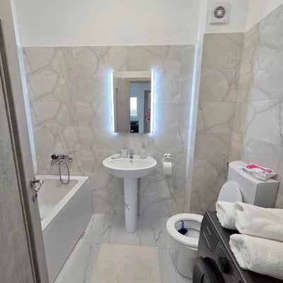 Modern, furnished 45 m² apartment rental, Bucharest, Romania