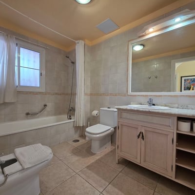 Comfortable, furnished apartment in Los Cristianos for rent, Tenerife, Spain