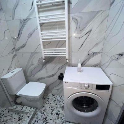 Modern bright 80 m² apartment with 3 bedrooms for rent, Tbilisi, Georgia