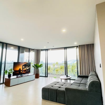 Modern furnished apartment with balcony for rent, 180 m², Da Nang, Vietnam