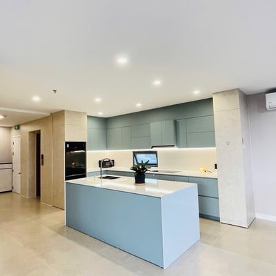 Modern furnished apartment with balcony for rent, 180 m², Da Nang, Vietnam