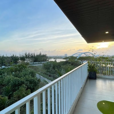 Modern furnished apartment with balcony for rent, 180 m², Da Nang, Vietnam