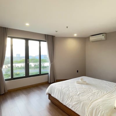 Modern furnished apartment with balcony for rent, 180 m², Da Nang, Vietnam