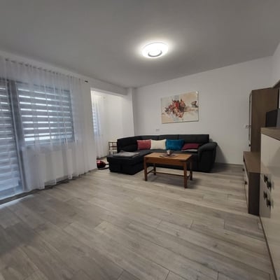 Alquiler de apartamento nuevo, moderno, Constanta, Rumania