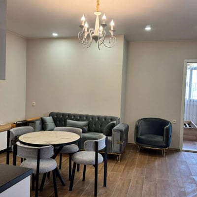 Apartamento moderno amueblado 65m² en alquiler, Batumi, Georgia
