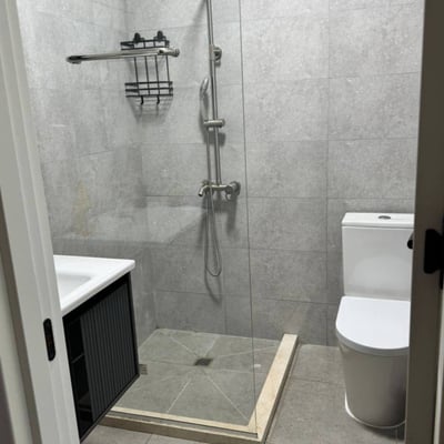 Apartamento moderno amueblado 65m² en alquiler, Batumi, Georgia