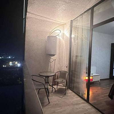 Appartement moderne à louer en centre-ville, Batoumi, Géorgie
