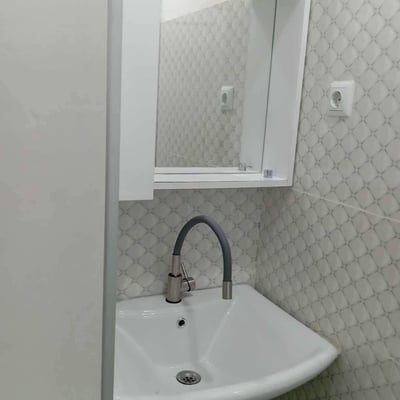 Apartamento espacioso y luminoso 75m² en alquiler, Batumi, Georgia