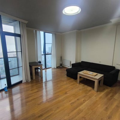 Appartement spacieux et moderne 90m² à louer, Batoumi, Géorgie