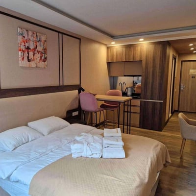 Modernes luxuriöses Studio zur Miete, Batumi, Georgien