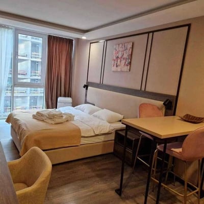 Modernes luxuriöses Studio zur Miete, Batumi, Georgien