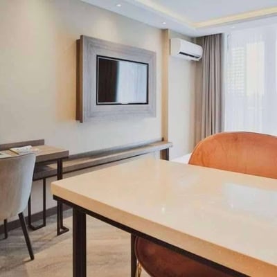 Modernes luxuriöses Studio zur Miete, Batumi, Georgien