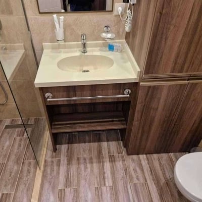 Modernes luxuriöses Studio zur Miete, Batumi, Georgien