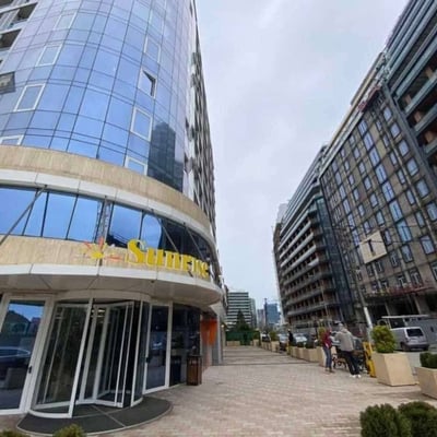 Modernes luxuriöses Studio zur Miete, Batumi, Georgien