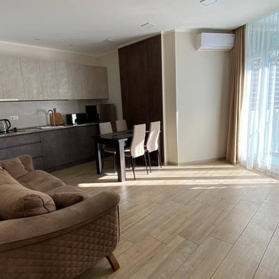 Helle Wohnung mit Meerblick zur Miete, Batumi, Georgien
