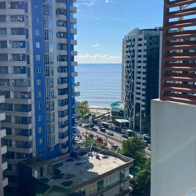Appartement lumineux avec vue sur la mer à louer, Batoumi, Géorgie