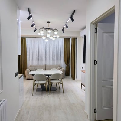 Appartement moderne et spacieux 85m² à louer, Batoumi, Géorgie