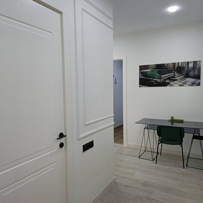 Appartement moderne et spacieux 85m² à louer, Batoumi, Géorgie
