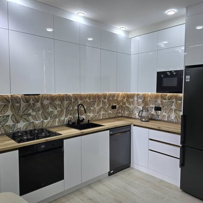Appartement moderne et spacieux 85m² à louer, Batoumi, Géorgie
