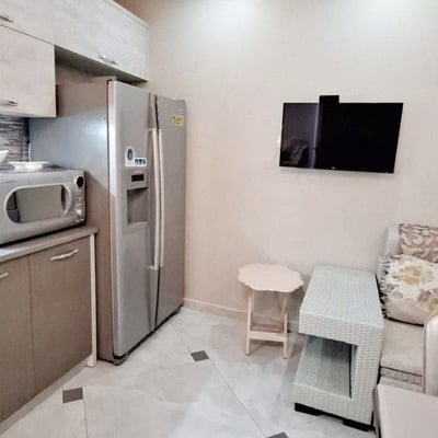 Alquiler de apartamento espacioso 150m² con vistas al mar y al parque, Batumi