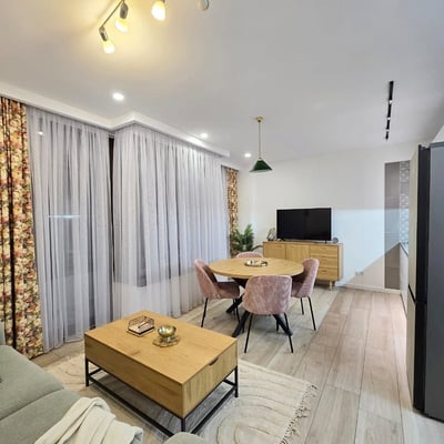 Moderne Wohnung 64m² im Stadtzentrum Altstadt von Batumi zu vermieten