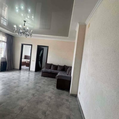 Сдаётся в аренду просторная и меблированная квартира (70м²) в Батуми, Грузия