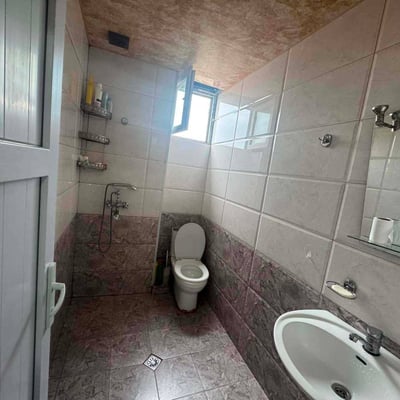 Сдаётся в аренду просторная и меблированная квартира (70м²) в Батуми, Грузия