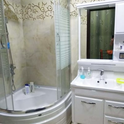 Долгосрочная аренда просторной квартиры 100 м² с видом на горы и море, Батуми, Грузия