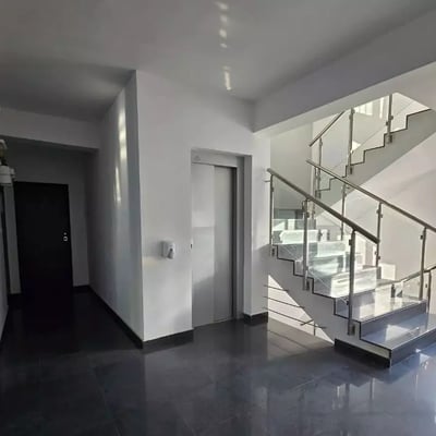 Location longue durée d’un appartement de 2 pièces, 75 m², à Bucarest, Roumanie