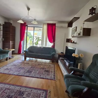 Location longue durée d’un appartement de 2 pièces, 75 m², à Bucarest, Roumanie