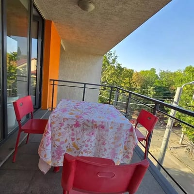 Location longue durée d’un appartement de 2 pièces, 75 m², à Bucarest, Roumanie