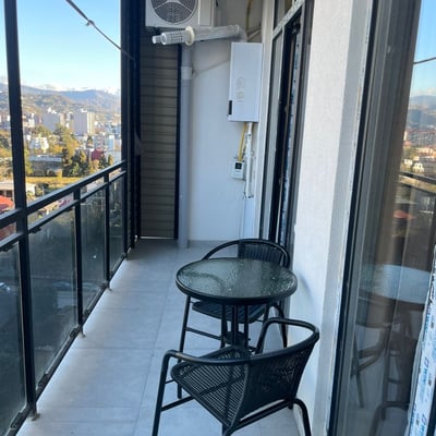 Alquiler de un apartamento totalmente nuevo de 2 habitaciones, 58 m², cerca del mar, Batumi, Georgia