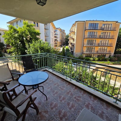 Аренда светлого 2-комнатного апартамента в районе Св. Константин и Елена, Варна, Болгария