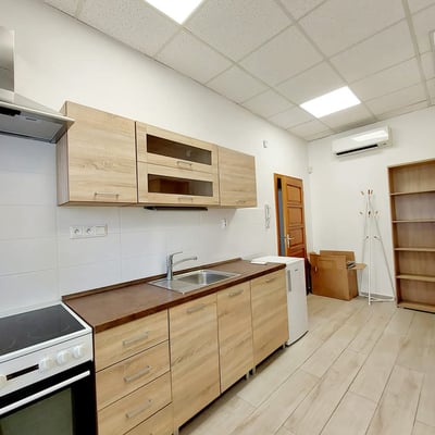 Compact, furnished studio apartment for rent, 25 m², Stare Mesto, Bratislava, Slovakia