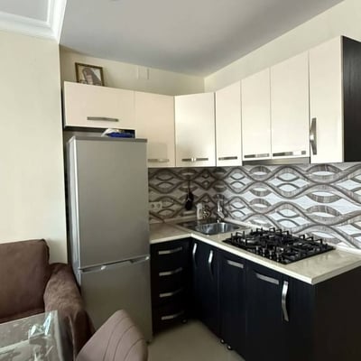 Apartamento amueblado y confortable 45m² en alquiler, Batumi, Georgia