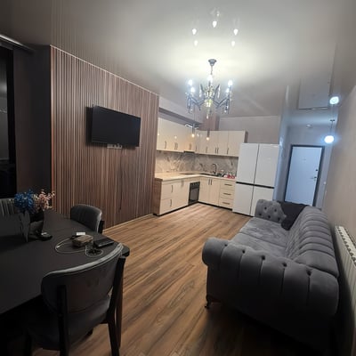 Apartamento moderno y amueblado de 2 habitaciones, 50 m², en Calligraphy Towers, Batumi, Georgia