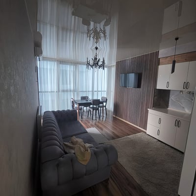 Apartamento moderno y amueblado de 2 habitaciones, 50 m², en Calligraphy Towers, Batumi, Georgia