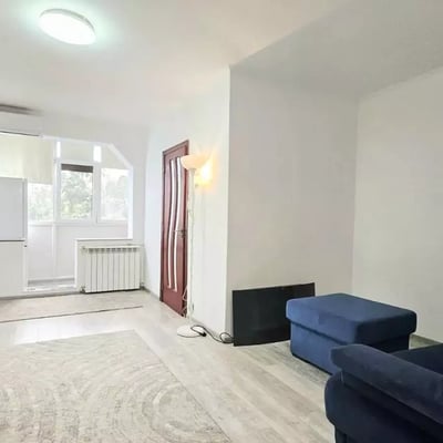 Location longue durée d’un studio, 35 m², dans le secteur 3, Bucarest, Roumanie