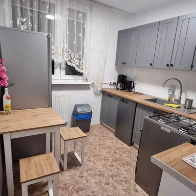 For Rent: 3-Bedroom Apartment 50 m² in Wrocław, Pet-Friendly 🐾