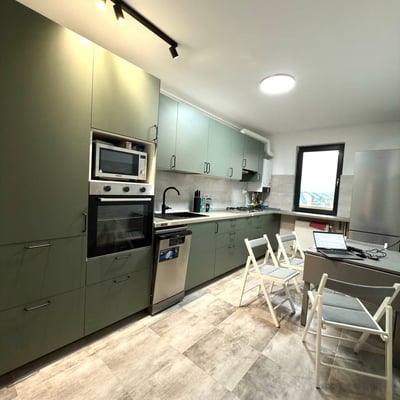 Аренда новой меблированной 4-комнатной квартиры 133 м², 6-й сектор, Бухарест, Румыния