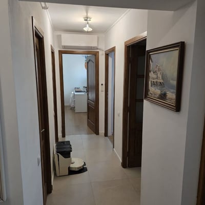 Rent of comfortable 4-room apartments, 115 m², with a sea view, Faleza Nord, Constanța, Romania