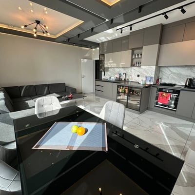 Rent of a luxury 3-room apartment, Briz, Varna, Bulgaria