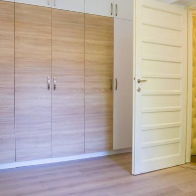 Miete einer hellen komfortablen 1-Zimmer-Wohnung, 32 m², nahe dem Stadtzentrum, Belgrad, Serbien