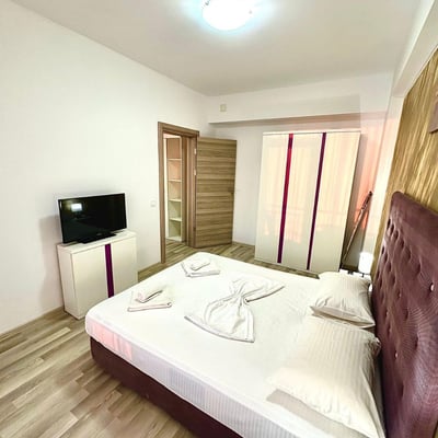 Alquiler de un apartamento cómodo de 2 habitaciones con vista al mar, 55 m², Mamaia, Constanța, Rumanía