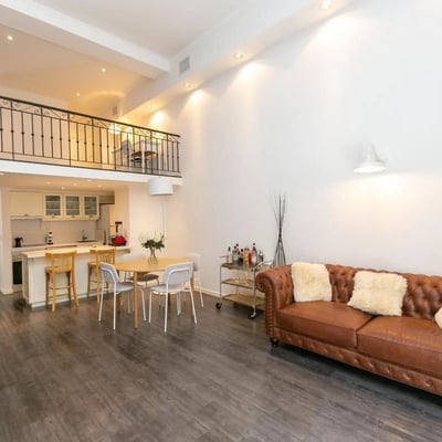 Alquiler de un dúplex espacioso y amueblado de 3 habitaciones, 120 m², San Telmo, Buenos Aires, Argentina