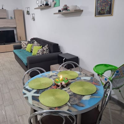 Alquiler de un apartamento espacioso de 2 habitaciones, 58 m², Mamaia Nord, Constanța, Rumanía