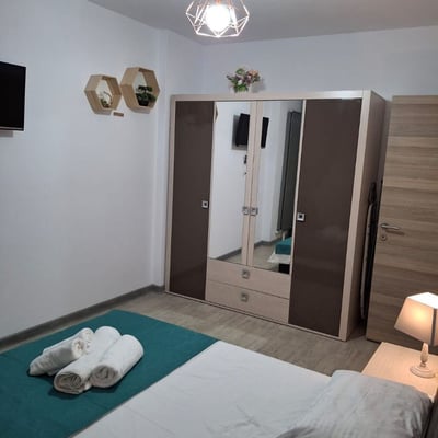 Alquiler de un apartamento espacioso de 2 habitaciones, 58 m², Mamaia Nord, Constanța, Rumanía