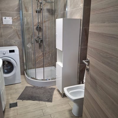 Alquiler de un apartamento espacioso de 2 habitaciones, 58 m², Mamaia Nord, Constanța, Rumanía