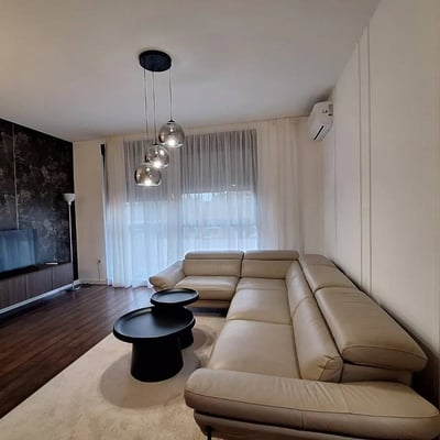 Alquiler de un apartamento nuevo de 2 habitaciones, 50 m², frente al paseo marítimo, Zemun, Belgrado, Serbia